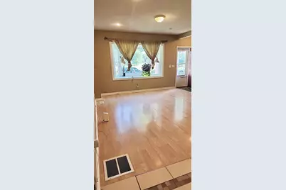 859 Conway Street E, Saint Paul, MN 55106 - Photo 5