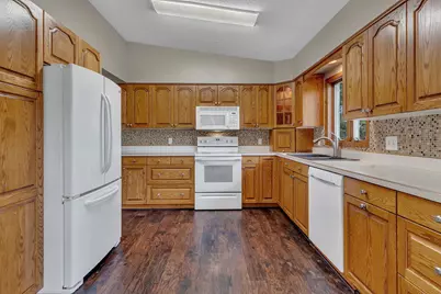 1713 6th Street SW, Willmar, MN 56201 - Photo 5