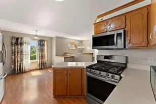 5785 Yucca Ln N, Plymouth, MN 55446 - Photo 3