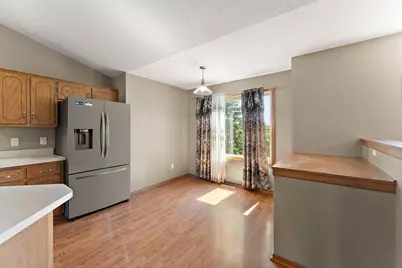 5785 Yucca Lane N, Plymouth, MN 55446 - Photo 5
