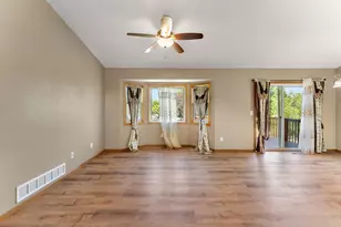 5785 Yucca Ln N, Plymouth, MN 55446 - Photo 11