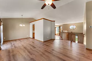 5785 Yucca Ln N, Plymouth, MN 55446 - Photo 7