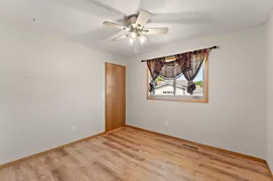 5785 Yucca Ln N, Plymouth, MN 55446 - Photo 19