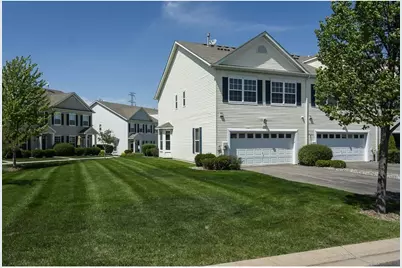 681 Cobblestone Way, Shakopee, MN 55379 - Photo 3