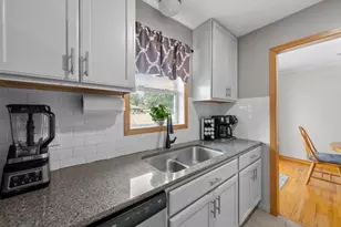 10816 Stanley Ave S, Bloomington, MN 55437 - Photo 19