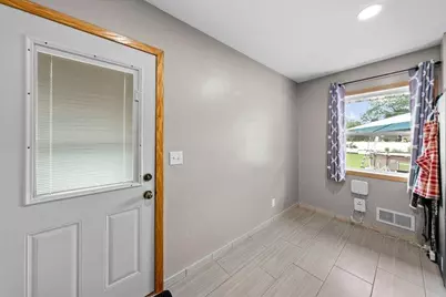 10816 Stanley Avenue S, Bloomington, MN 55437 - Photo 11