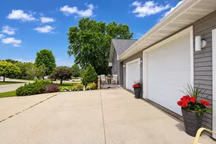 1901 16th St SW, Austin, MN 55912 - Photo 3