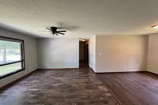 829 10th St SW, Wadena, MN 56482 - Photo 15