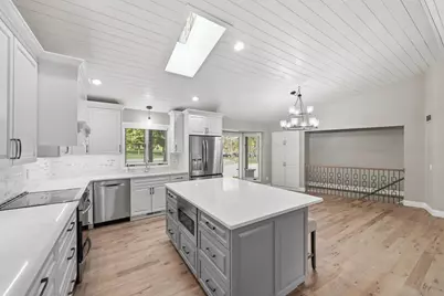 1831 Koehnen Circle, Excelsior, MN 55331 - Photo 7