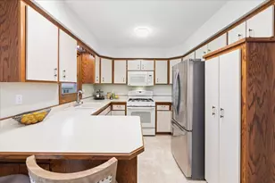 9131 Annapolis Ln N, Maple Grove, MN 55369 - Photo 15