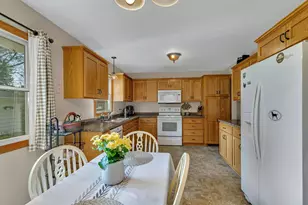 916 River Ave S, Sauk Rapids, MN 56379 - Photo 3
