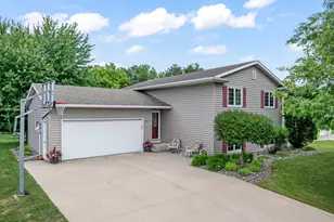 450 Lally Ct, Zumbrota, MN 55992 - Photo 1