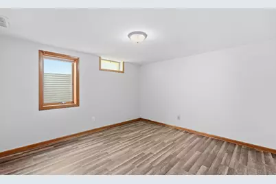 924 Fuller Street S, Shakopee, MN 55379 - Photo 23