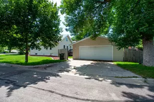 102 W Beech Ave W, Fergus Falls, MN 56537 - Photo 5
