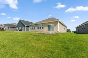 7609 Upper 38th St N, Oakdale, MN 55128 - Photo 15
