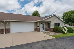1355 Adams St, Mankato, MN 56001 - Photo 1