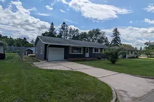 215 Madison Ave SW, Wadena, MN 56482 - Photo 3