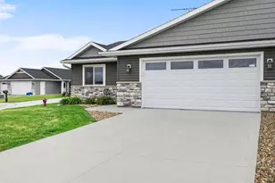 885 Tall Grass Ct, Wanamingo, MN 55983 - Photo 5