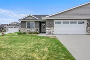 885 Tall Grass Ct, Wanamingo, MN 55983 - Photo 7