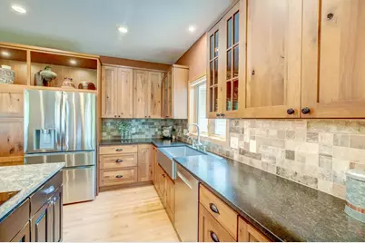 5619 Cottonwood Court, Shoreview, MN 55126 - Photo 9