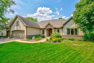 5619 Cottonwood Ct, Shoreview, MN 55126 - Photo 3