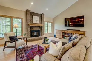 5619 Cottonwood Ct, Shoreview, MN 55126 - Photo 15