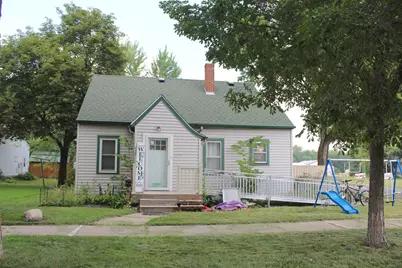 439 3rd Avenue SE, Hutchinson, MN 55350 - Photo 1