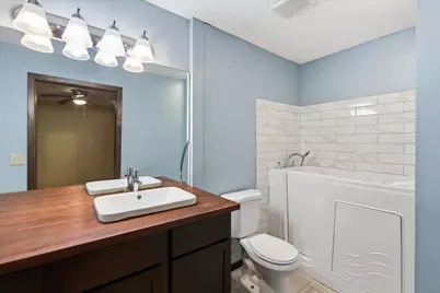 2280 E Medicine Lake Boulevard, Plymouth, MN 55441 - Photo 11