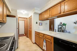 14389 Bedford Dr, Eden Prairie, MN 55346 - Photo 19