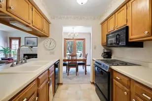 14389 Bedford Dr, Eden Prairie, MN 55346 - Photo 25