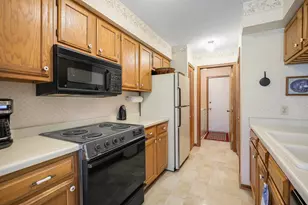14389 Bedford Dr, Eden Prairie, MN 55346 - Photo 19