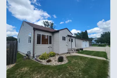 819 2nd Street SW, Pipestone, MN 56164 - Photo 1