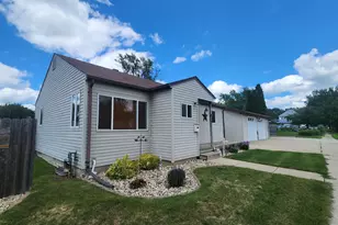 819 2nd St SW, Pipestone, MN 56164 - Photo 1
