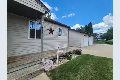 819 2nd Street SW, Pipestone, MN 56164 - Photo 3