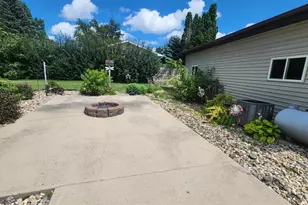 819 2nd St SW, Pipestone, MN 56164 - Photo 9