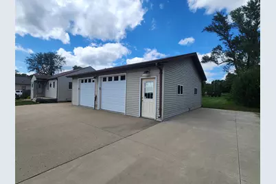 819 2nd Street SW, Pipestone, MN 56164 - Photo 5