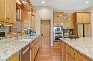 720 Timber Ln, Shoreview, MN 55126 - Photo 13