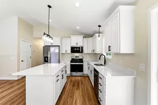 1018 2nd St SE, Faribault, MN 55021 - Photo 5