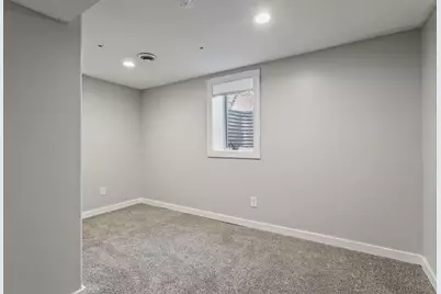 3858 Fremont Avenue N, Minneapolis, MN 55412 - Photo 11