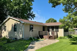 126 S 1st St, Bird Island, MN 55310 - Photo 3