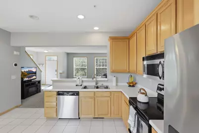 2066 Wellens Street, Chaska, MN 55318 - Photo 7