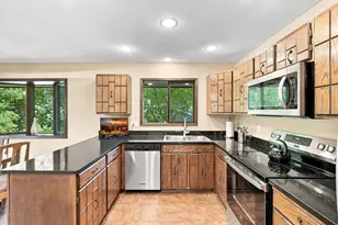 12808 Woodview Ln, Burnsville, MN 55337 - Photo 9