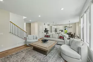 399 Tessier Ct, Saint Paul, MN 55127 - Photo 9