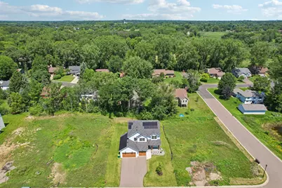 399 Tessier Court, Vadnais Heights, MN 55127 - Photo 57