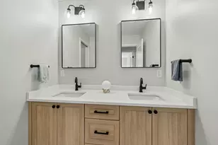 399 Tessier Ct, Saint Paul, MN 55127 - Photo 27