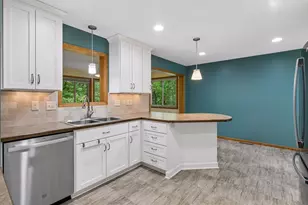 13410 Parkwood Dr, Burnsville, MN 55337 - Photo 9