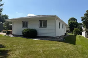 505 Central Ln, Luverne, MN 56156 - Photo 5