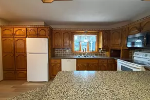 505 Central Ln, Luverne, MN 56156 - Photo 9