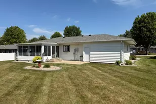 505 Central Ln, Luverne, MN 56156 - Photo 3