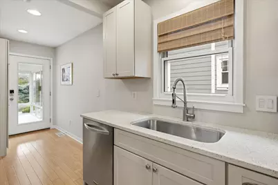 1264 Hoyt Avenue W, Saint Paul, MN 55108 - Photo 9